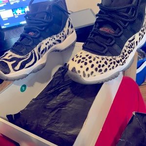 Women’s Jordan retro 11, size 10